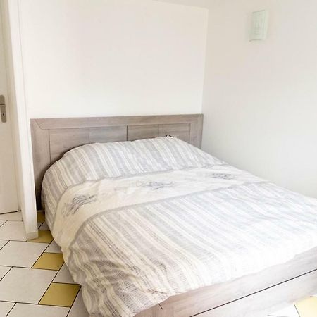 Charmant 2 Pieces Moderne Clichy-sous-Bois Ngoại thất bức ảnh