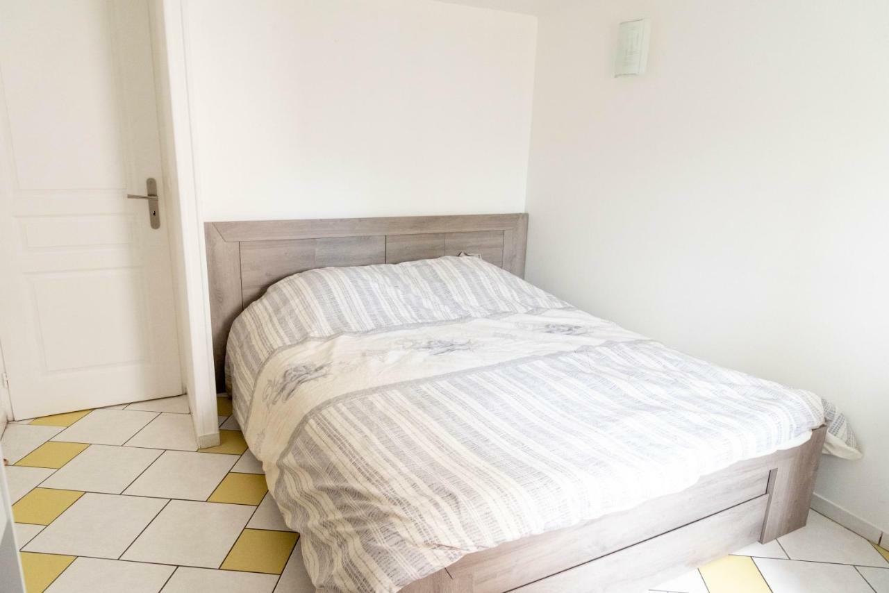 Charmant 2 Pieces Moderne Clichy-sous-Bois Ngoại thất bức ảnh