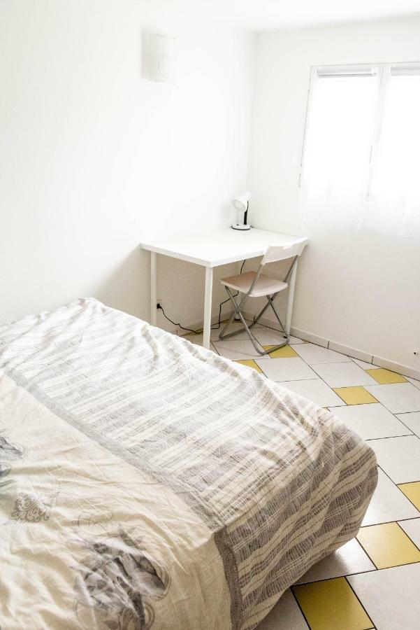 Charmant 2 Pieces Moderne Clichy-sous-Bois Ngoại thất bức ảnh